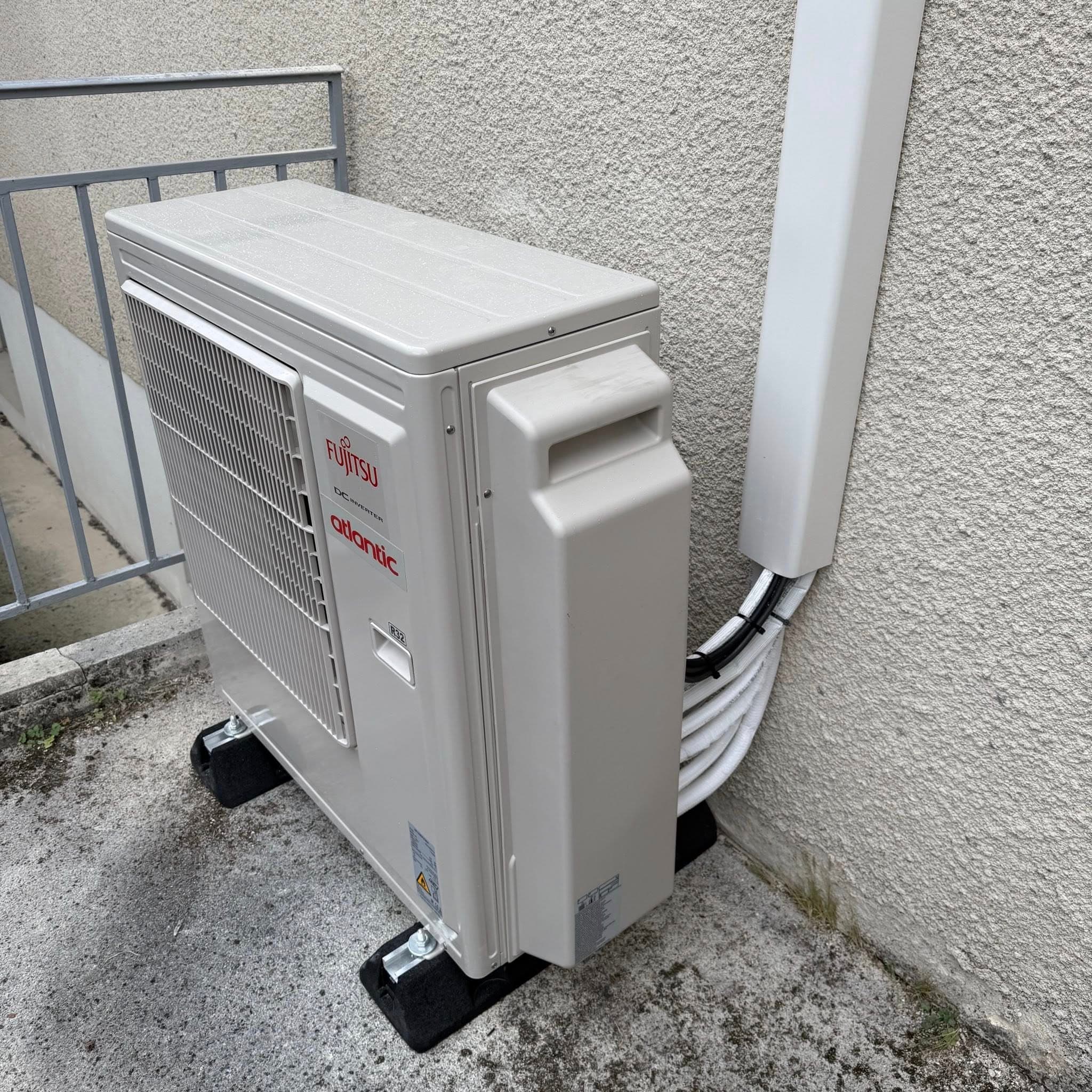 Unité extérieure de climatisation Fujitsu Atlantic avec liaisons frigorifiques gainées, CT elec Marne