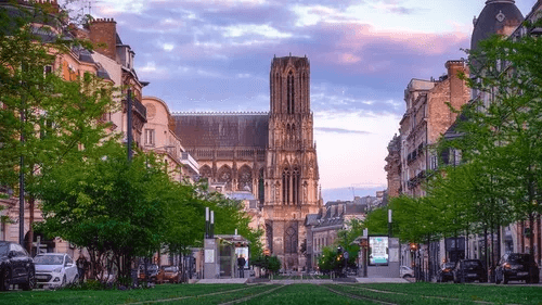 Cathédrale Notre-Dame de Reims, joyau gothique classé UNESCO et cœur de la métropole rémoise