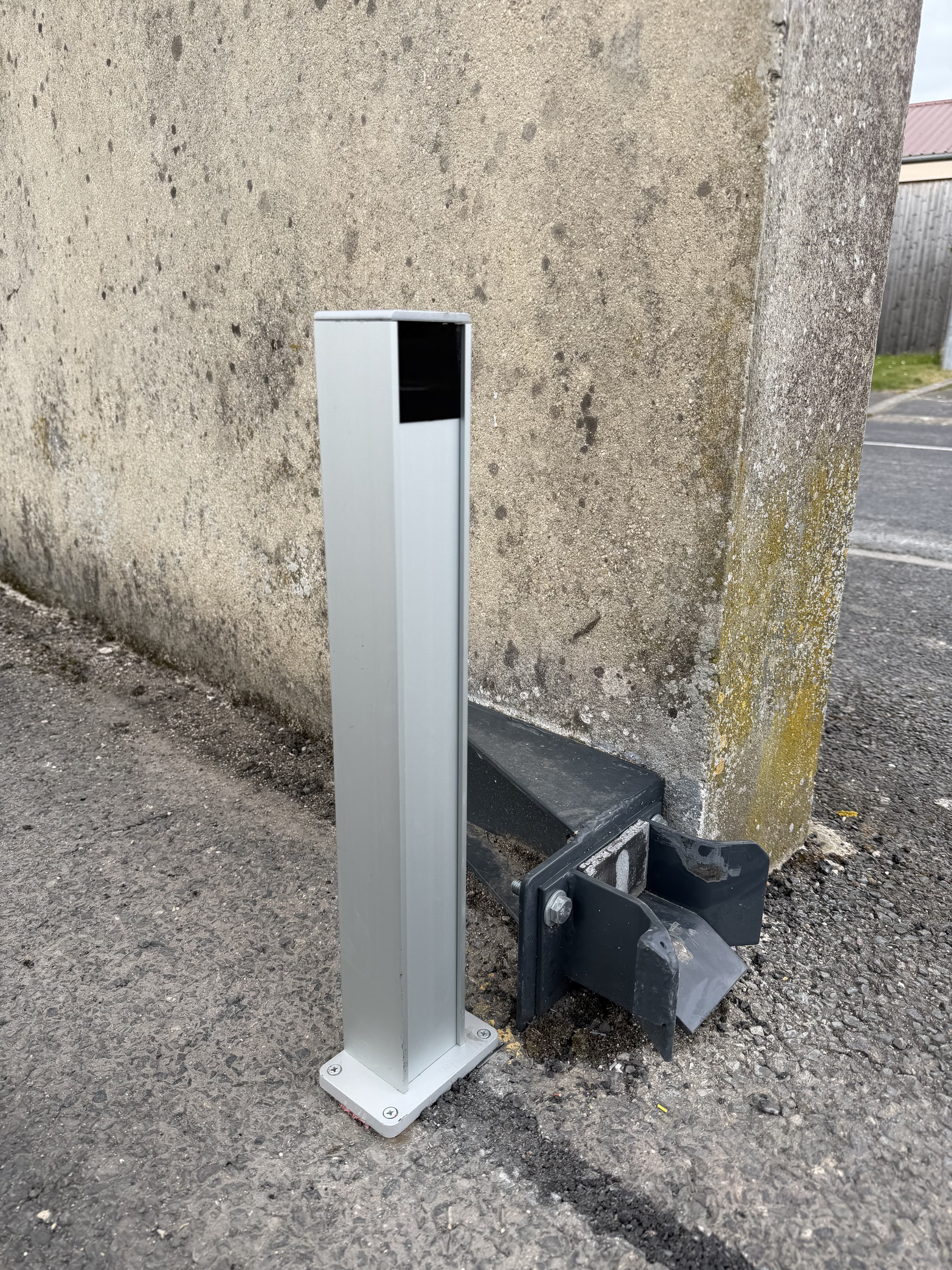 Photocellules infrarouges et butée au sol pour portail coulissant motorisé par CT elec, Marne