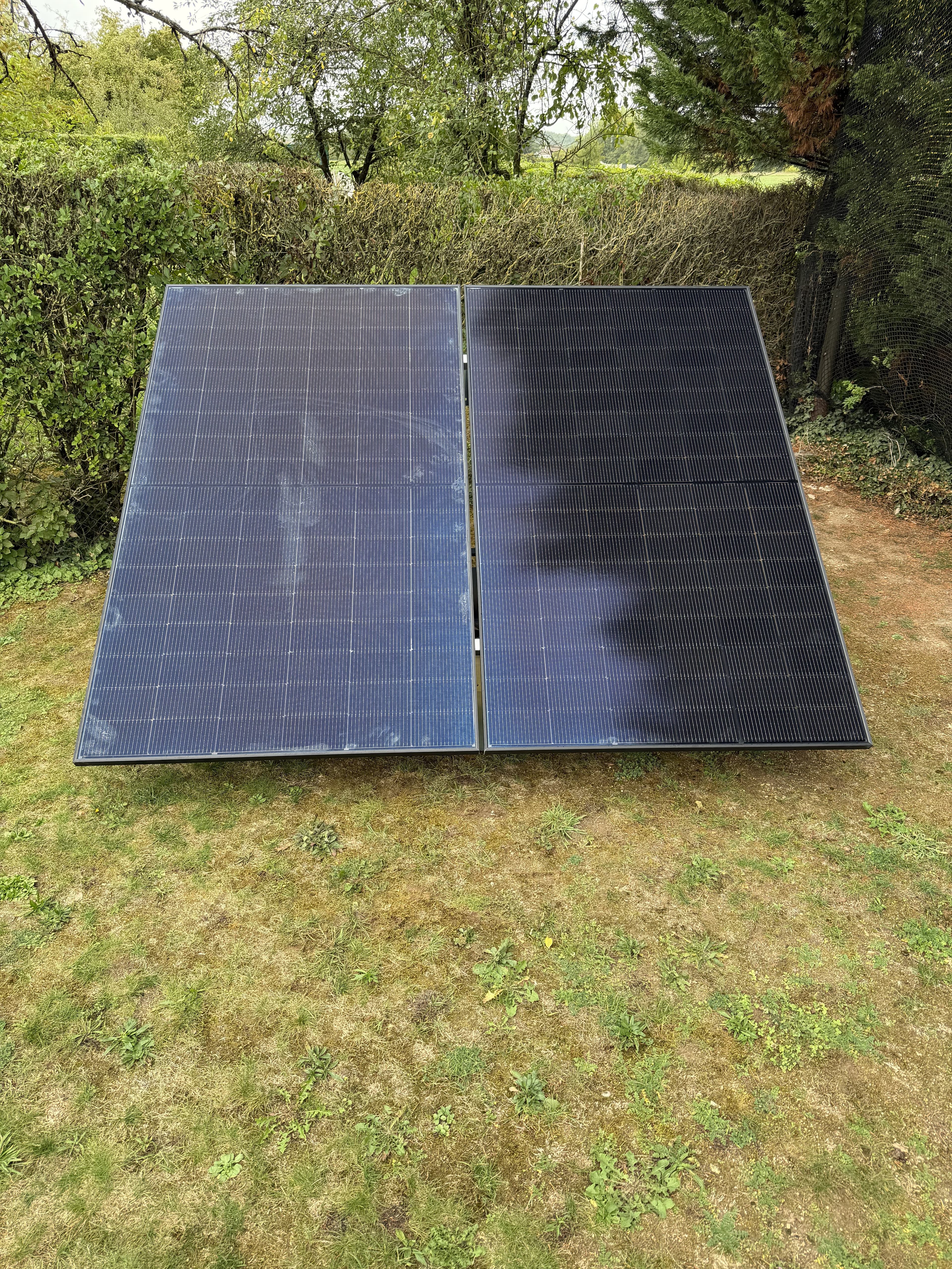 Installation photovoltaïque au sol sur terrain résidentiel par CT elec, Marne